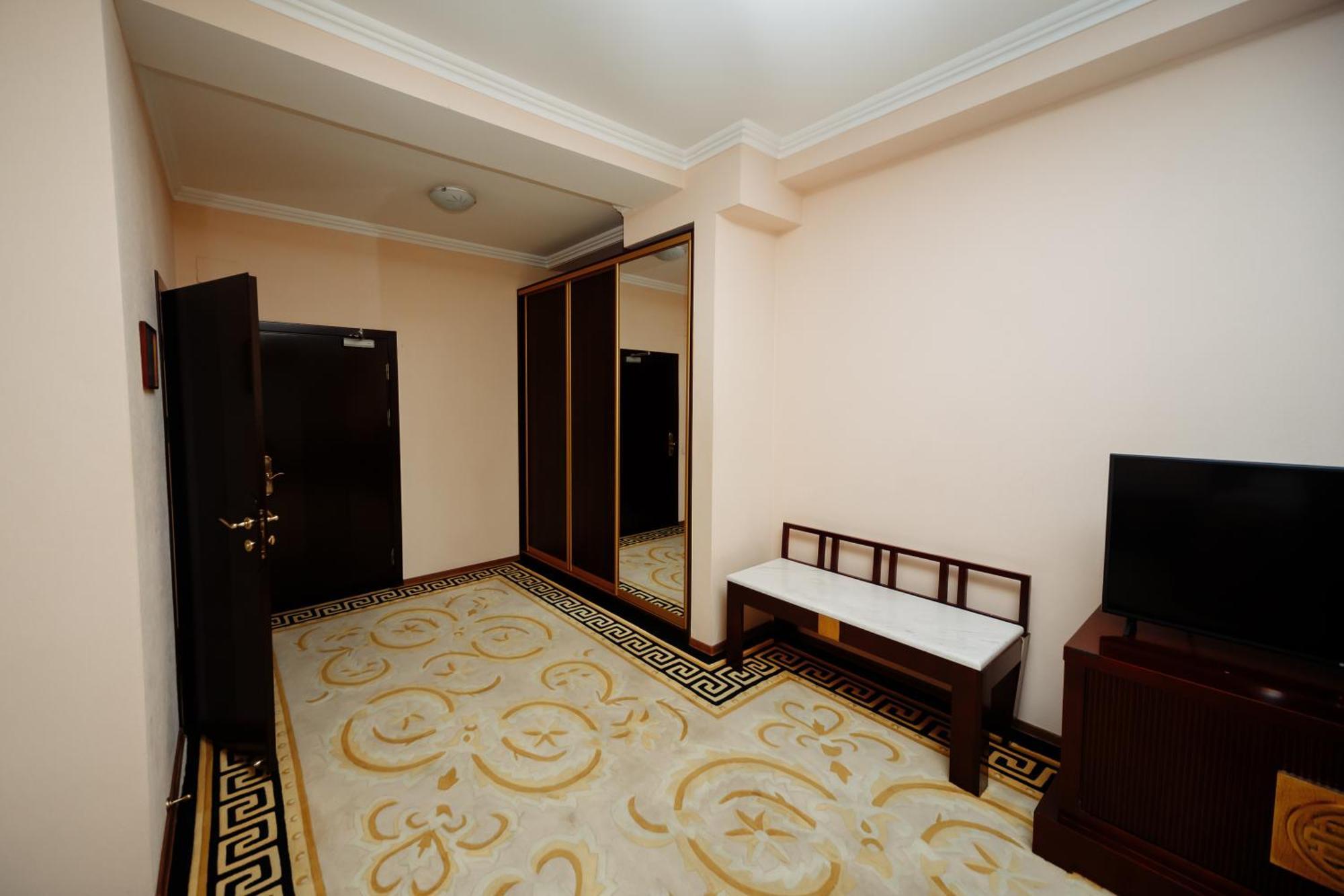 Hotel Royal Florence Chisinau Exterior photo